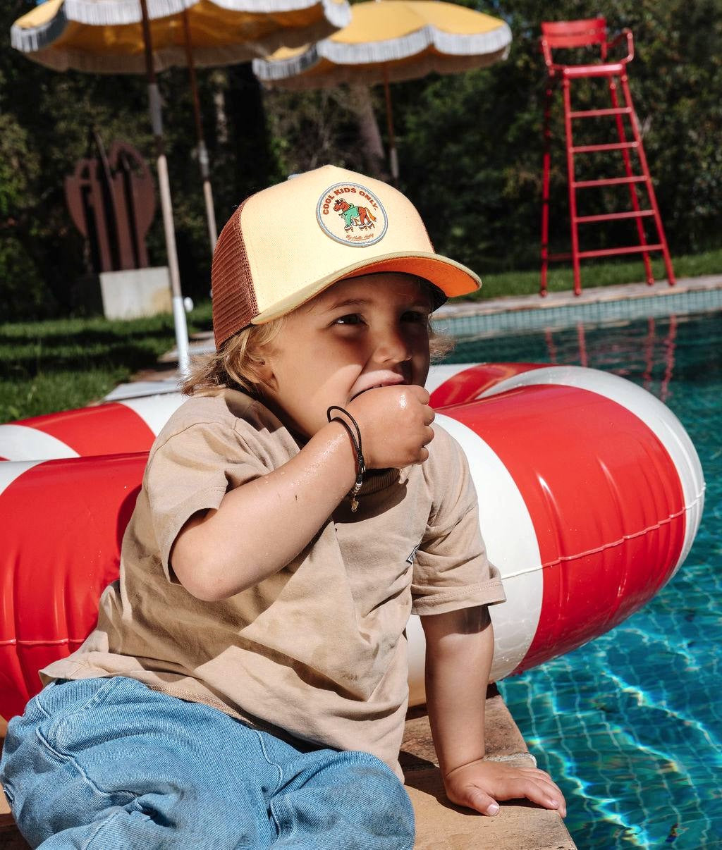 Cappellino bambino beige marrone visiera curva patch animali Hello Hossy