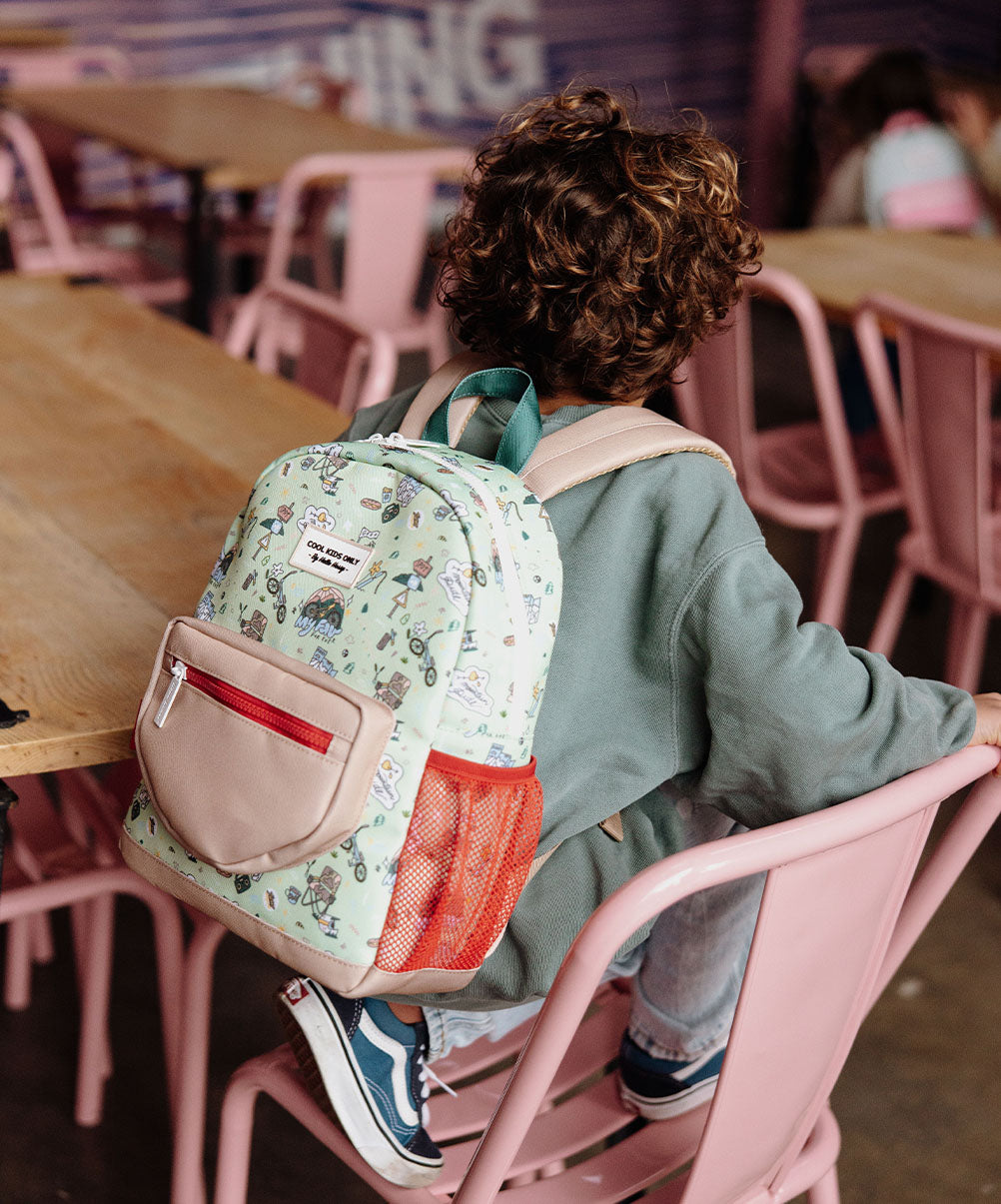 Zaino per bambini verde con motivo viaggio e bicicletta, tasca in rete rossa Hello Hossy