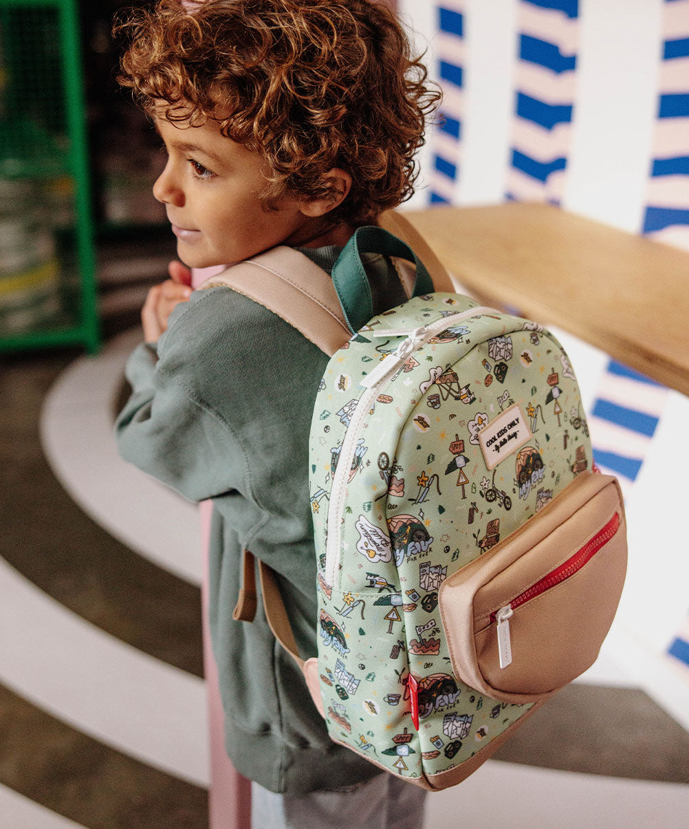 Zaino bambino verde con motivo viaggio e bicicletta, tasca beige Hello Hossy