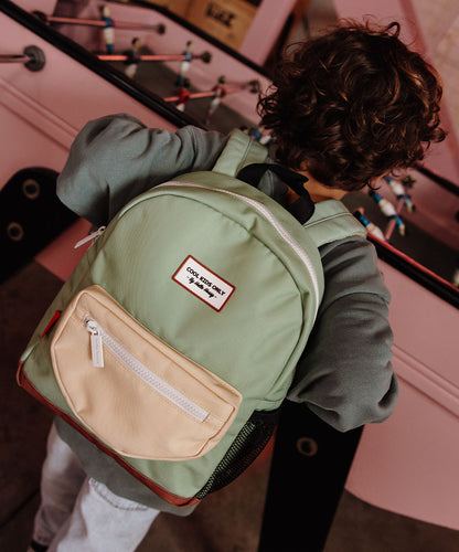 Zaino bambino verde tasca beige base marrone patch Cool Kids Only Hello Hossy