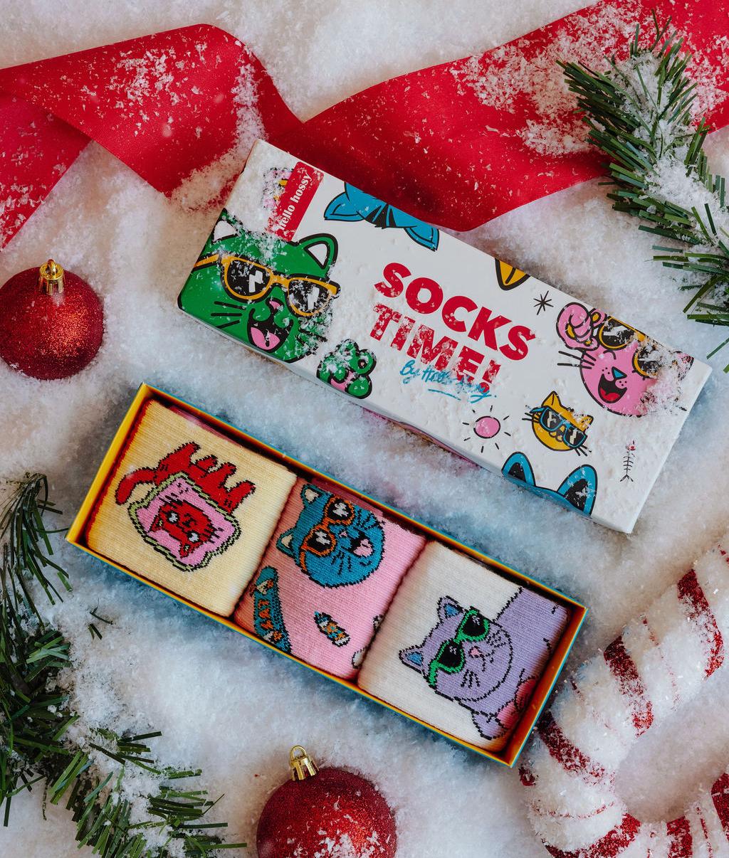 Set di calzini per bambini con motivi di gatti colorati, tre paia in confezione regalo Hello Hossy