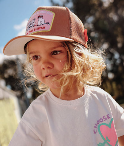 Cappellino per bambini marrone beige, patch gatto Hello Hossy