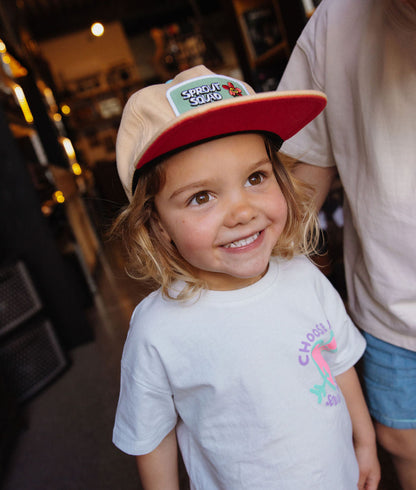 Cappellino bambino crema visiera piatta patch colorata Hello Hossy