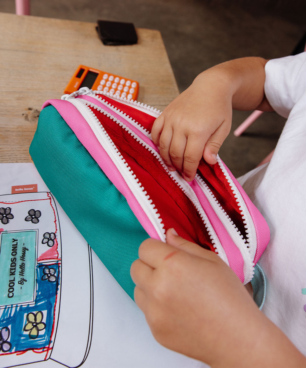 Astuccio scolastico per bambini verde e rosa, doppia zip, interno rosso Hello Hossy