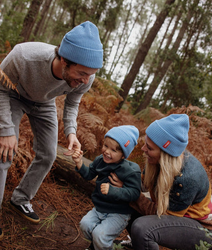 Berretti blu coordinati per bambini e adulti in famiglia Hello Hossy