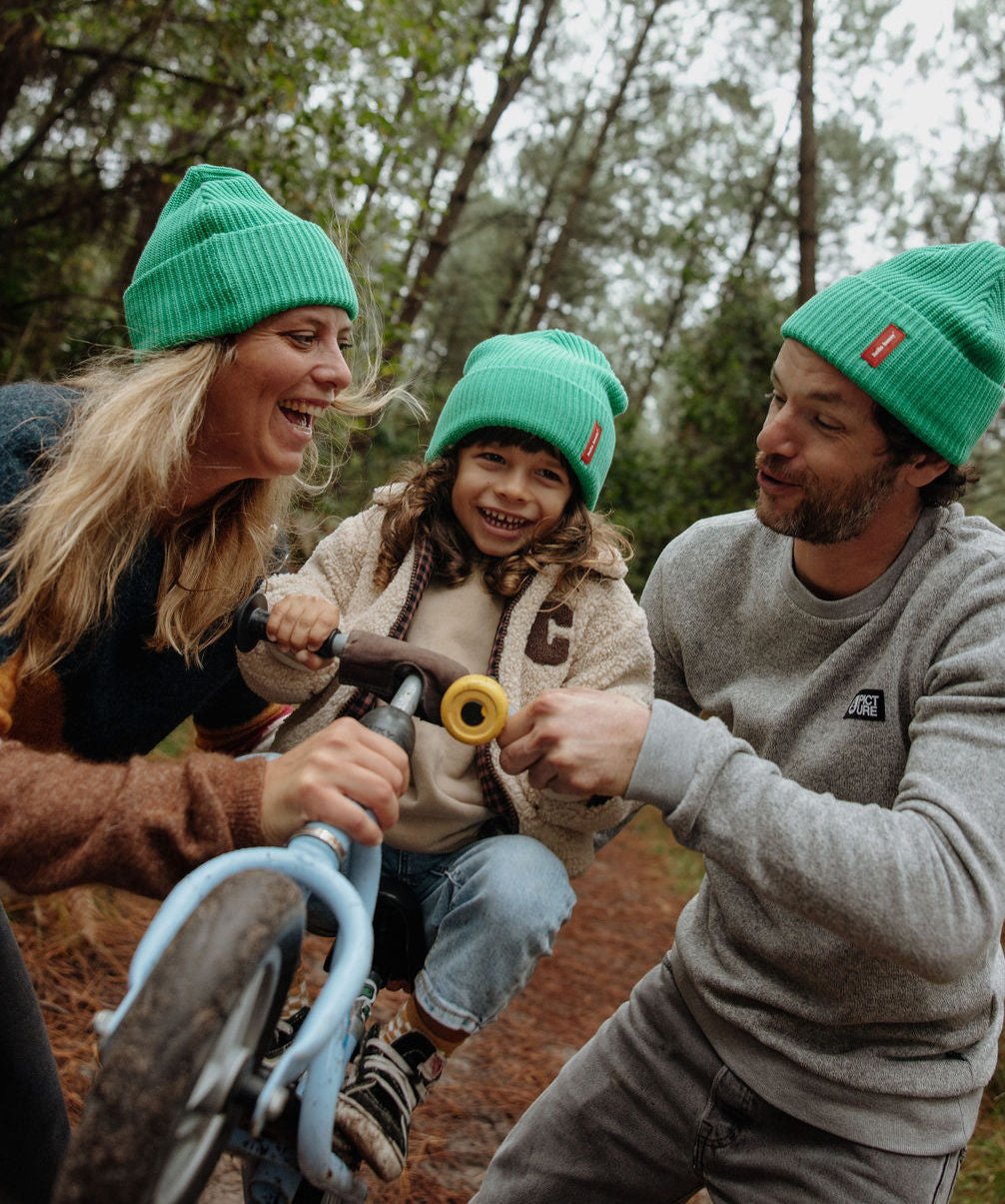 Berretti verdi con risvolto per bambini e adulti, famiglia coordinata Hello Hossy