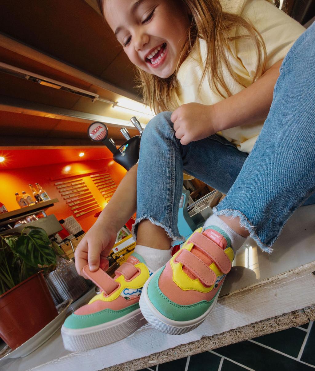 Sneakers bambino rosa e verdi, stampa arte, suola bianca, doppio velcro, Hello Hossy