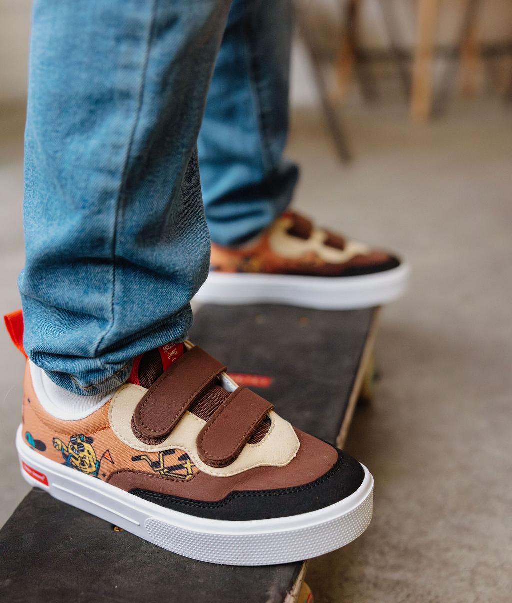 Sneakers per bambini marroni e nere con motivo Mascotte bicicletta, chiusure a strappo, suola bianca Hello Hossy