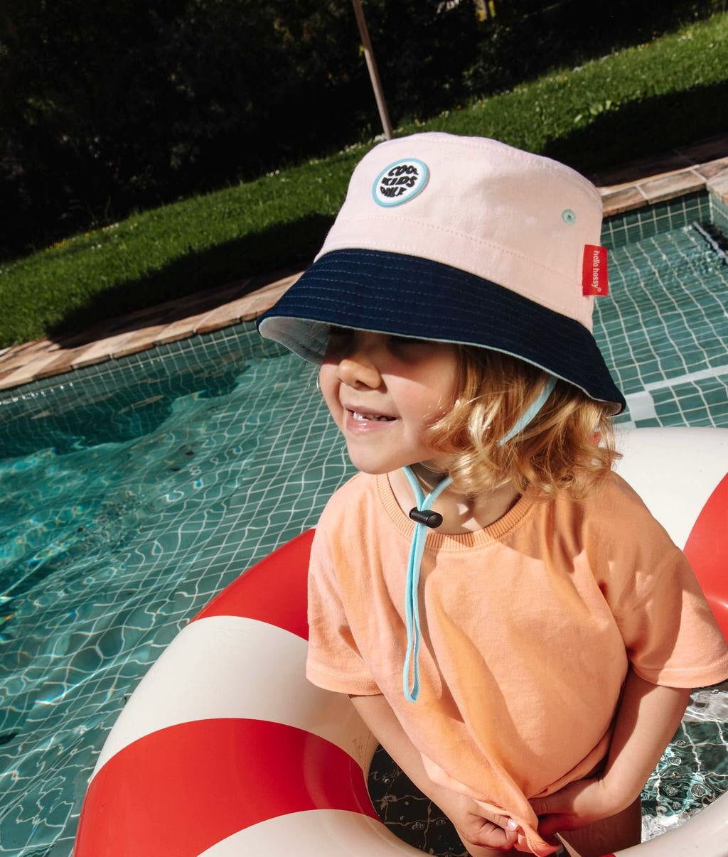 Bucket hat bambino rosa bordo blu ricamo Cool Kids Hello Hossy