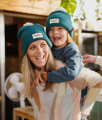 Berretto genitori e bambini Color Block Duck, con pompon, fodera in pile, cotone biologico, matchy-matchy, dai 9 mesi, Cool Kids Only !