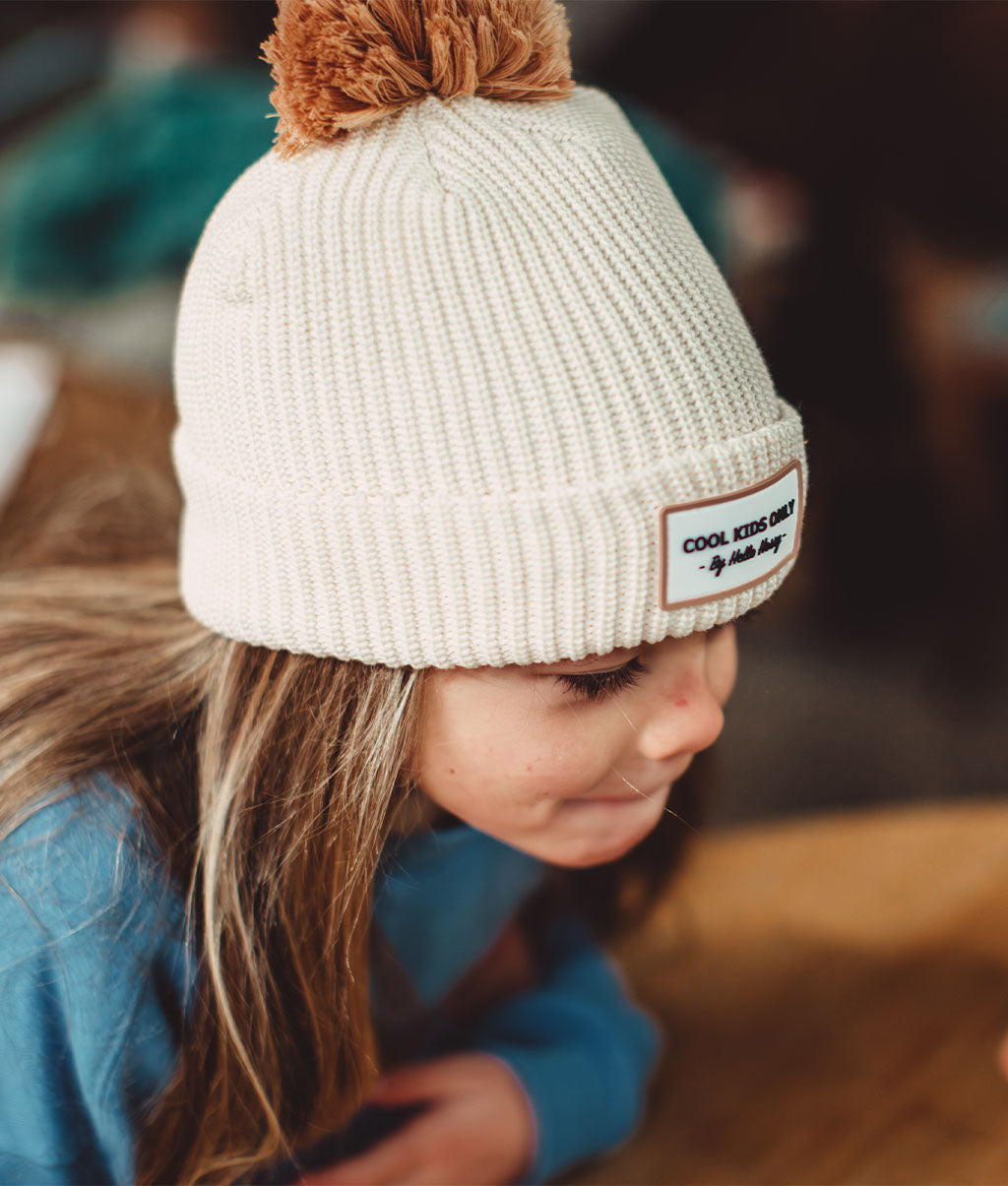 Berretto Bambini Color Block Sandy, con pompon, fodera in pile, cotone biologico, da 9 mesi, Cool Kids Only!
