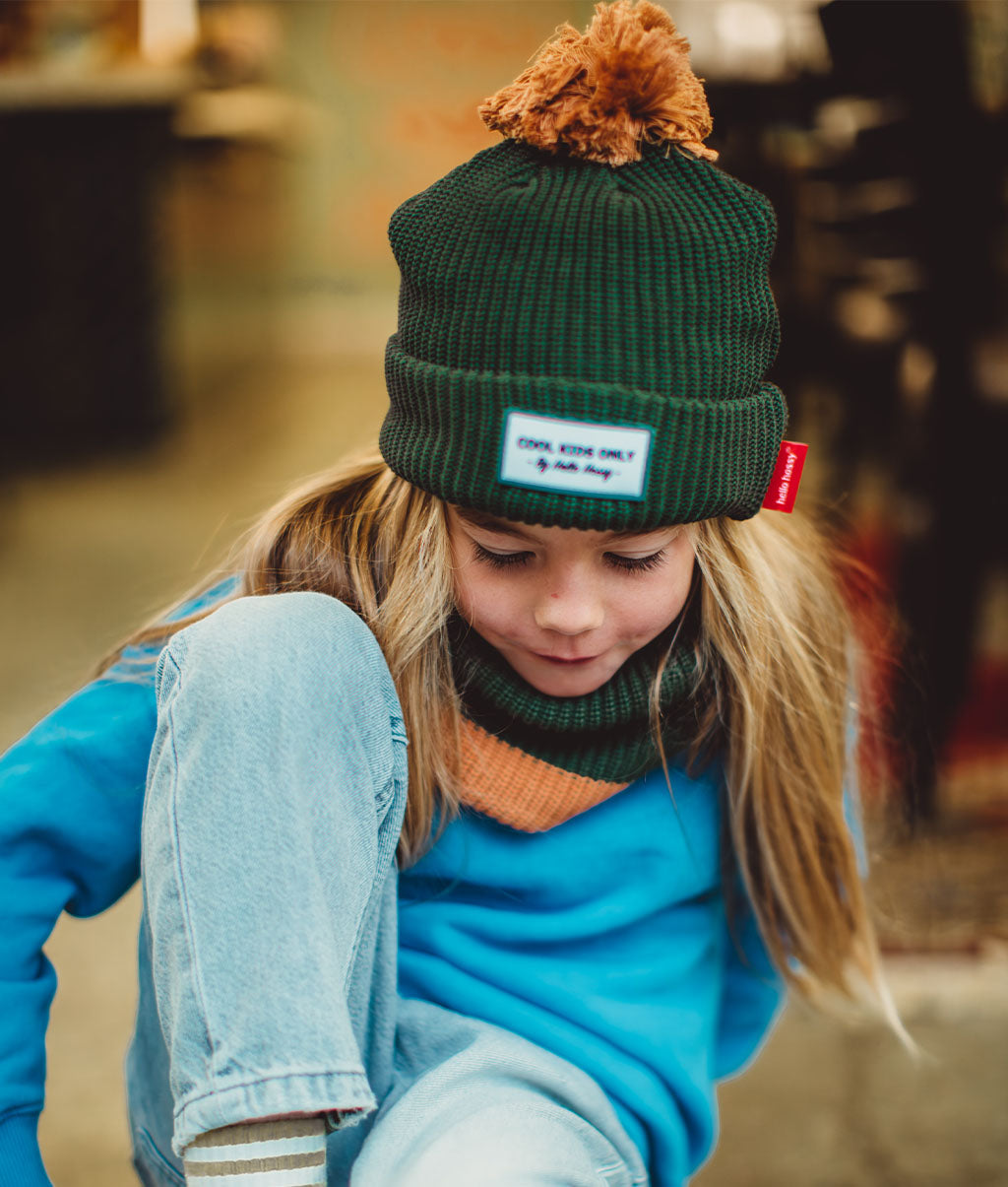 Berretto per bambini Color Block Forest, con pompon, fodera in pile, cotone biologico, dai 9 mesi, Cool Kids Only!