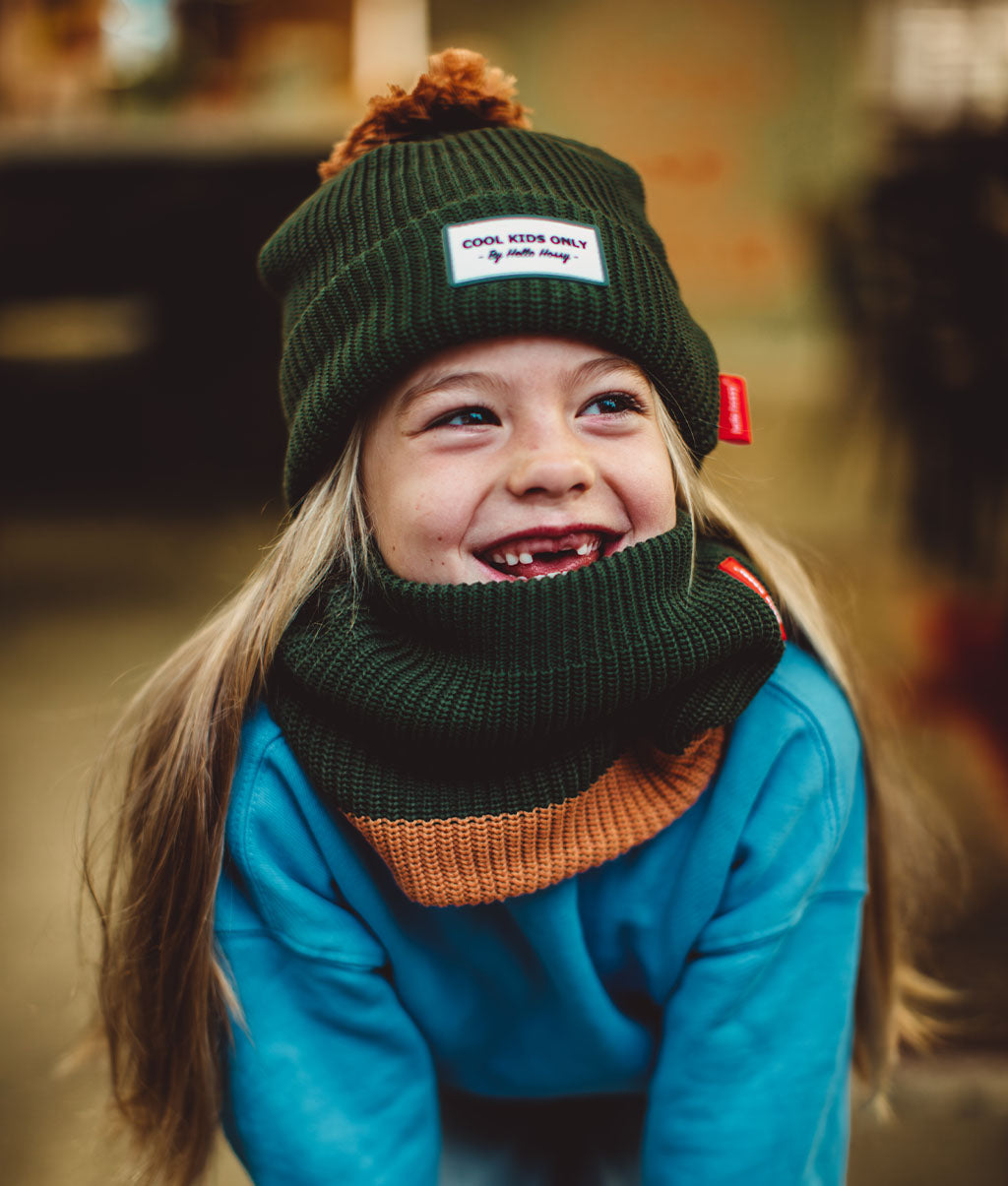 Berretto per bambini Color Block Forest, con pompon, fodera in pile, cotone biologico, dai 9 mesi, Cool Kids Only!