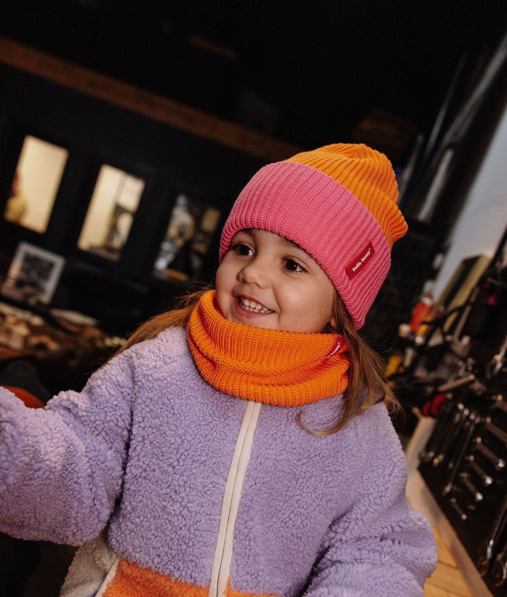 Bambino con berretto in maglia bicolore Flow Indie - foto lifestyle - Hello Hossy