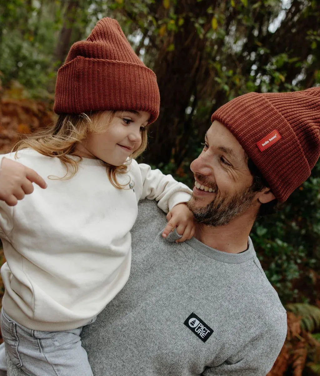 Duo papà-bambino con il berretto tinta unita Flow Nut – look autunnale – Hello Hossy