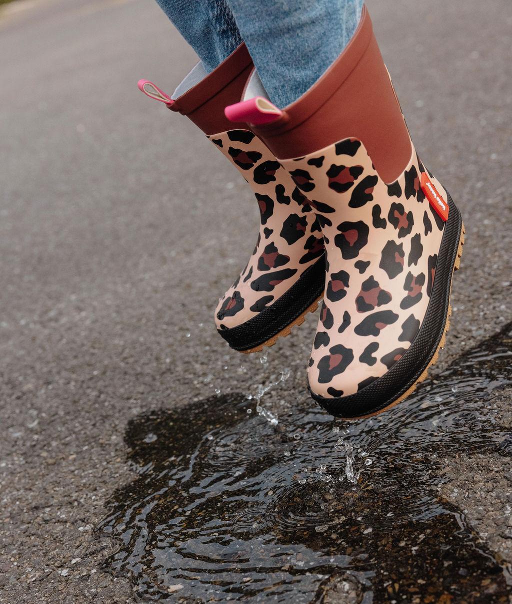 Stivali da pioggia da bambino marroni con stampa leopard, suola nera Hello Hossy
