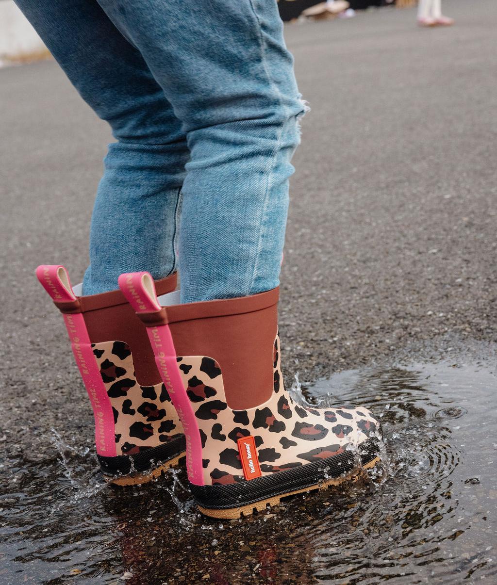 Stivali da pioggia per bambini marroni con stampa leopard, dettaglio rosa Hello Hossy