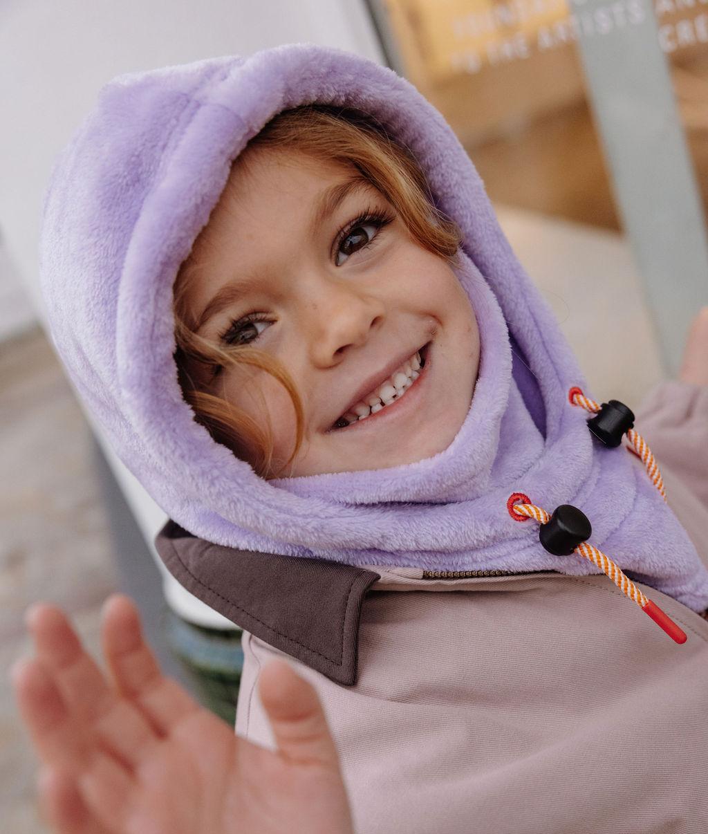 Passamontagna in pile Warmy Mauve indossato da una bambina - foto lifestyle - Hello Hossy