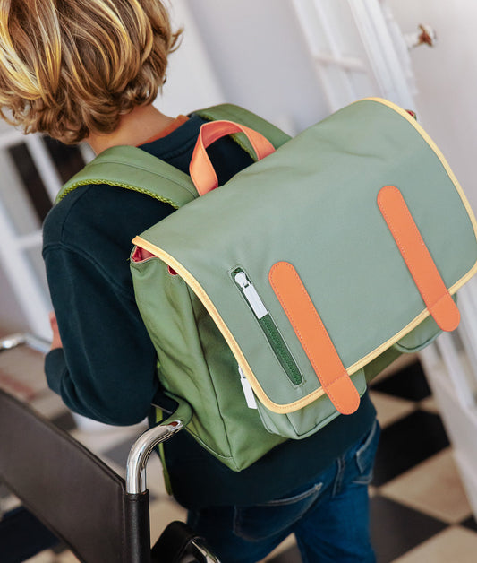 Cartella scolastica bimbo verde dettagli arancioni tasca con zip Hello Hossy
