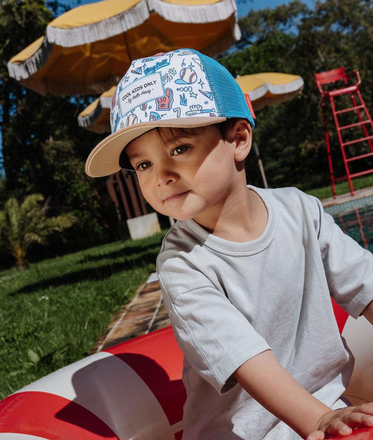 Cappellino per bambini trucker baseball blu, visiera Beige, indossato, Hello Hossy