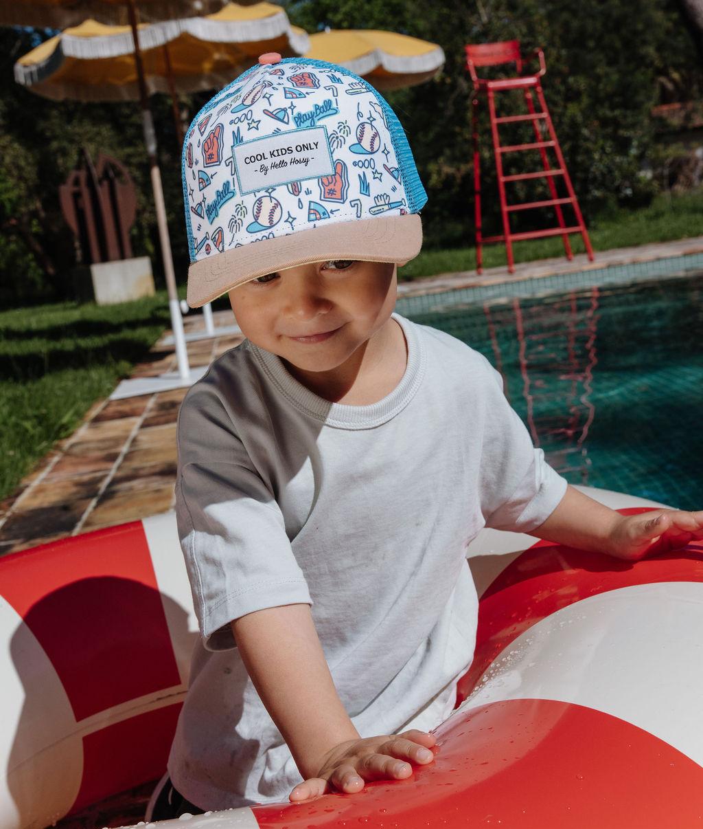 Cappellino per bambini trucker baseball con rete blu, indossato, Hello Hossy