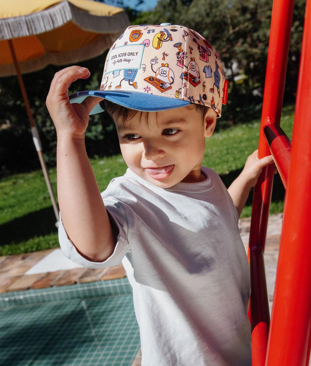 Cappellino bambino beige stampato Sport con visiera curva blu Hello Hossy