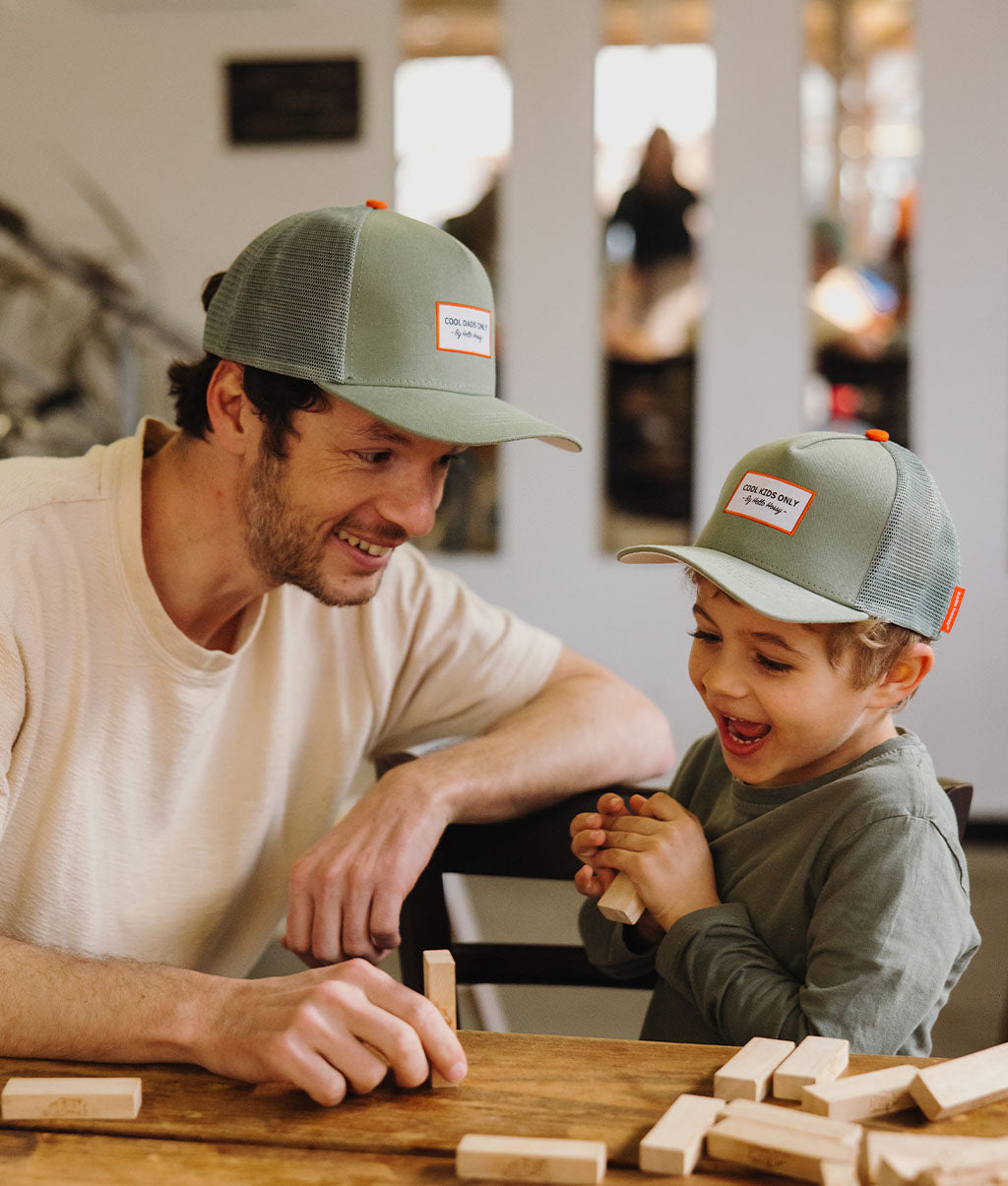 Cappellino genitori e bambini Mini Olive, stile Trucker, matchy-matchy, eco-responsabile, dai 9 mesi, Cool Kids Only!