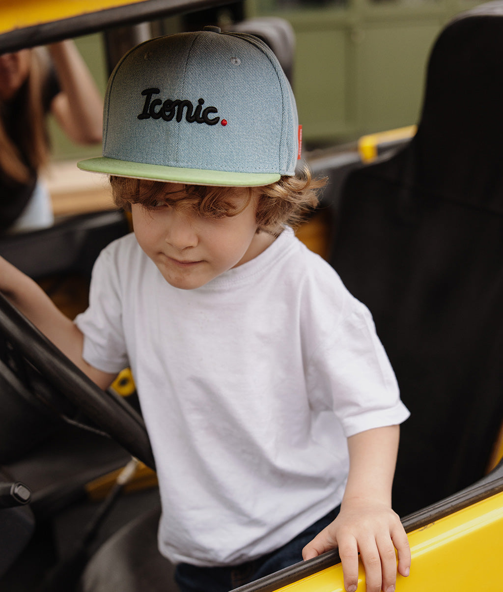 Cappellino Bambini Jean Iconic, visiera piatta, cotone biologico, certificato Oeko-Tex, dai 9 mesi, Cool Kids Only !