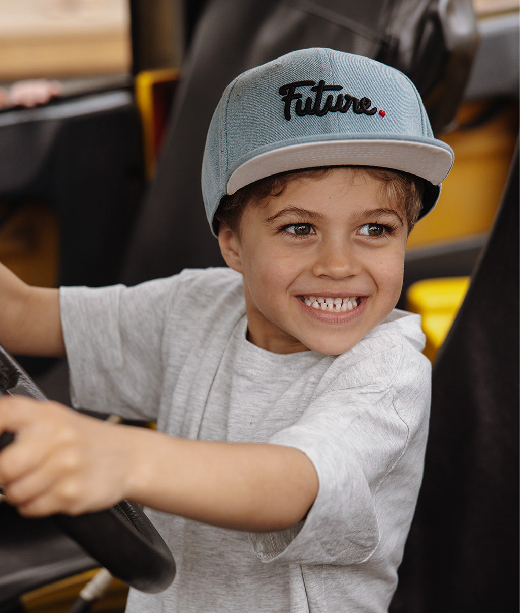 Cappellino genitori e bambini Jean Future, visiera piatta, cotone biologico, certificato Oeko-Tex, da 9 mesi, Cool Kids Only!