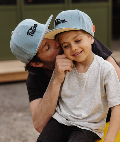 Cappellino genitori e bambini Jean Future, visiera piatta, cotone biologico, certificato Oeko-Tex, da 9 mesi, Cool Kids Only!