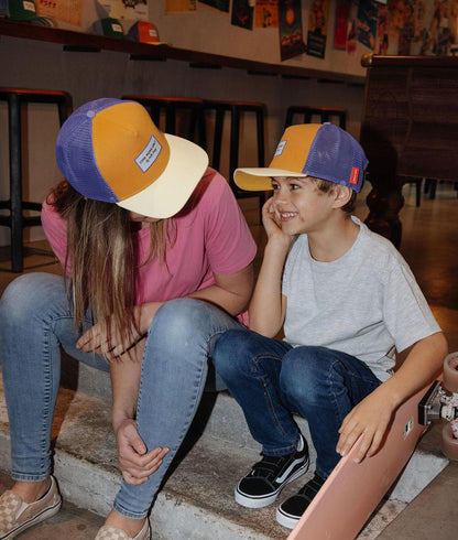 Duo mamma bambino cappellini blu cammello visiera curva Hello Hossy