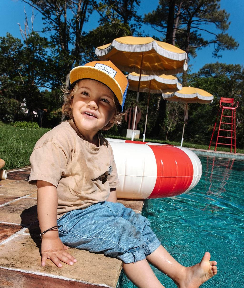 Cappellino bambino cammello visiera curva indossato Hello Hossy