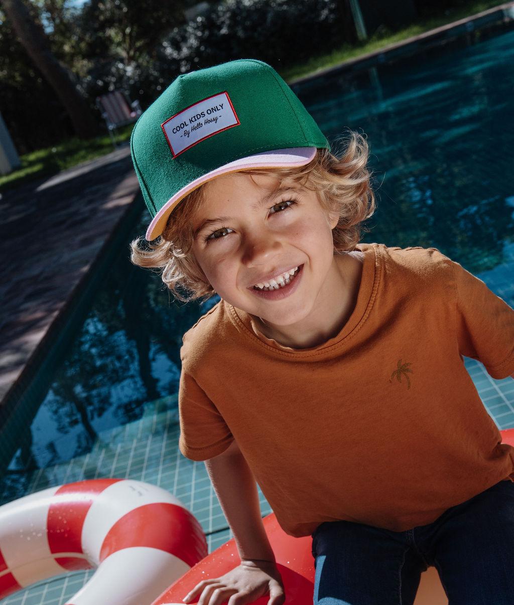 Cappellino bicolore verde e rosa per bambini, vista frontale Hello Hossy