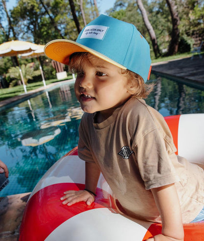 Cappellino bambino blu visiera gialla ricamo Cool Kids Hello Hossy