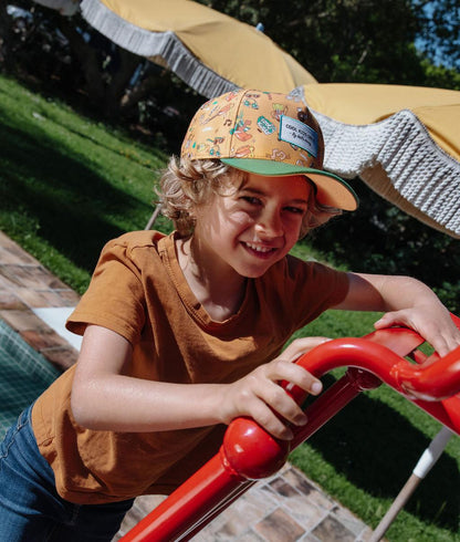 Cappellino per bambini color cammello con stampa musica, visiera curva, Hello Hossy