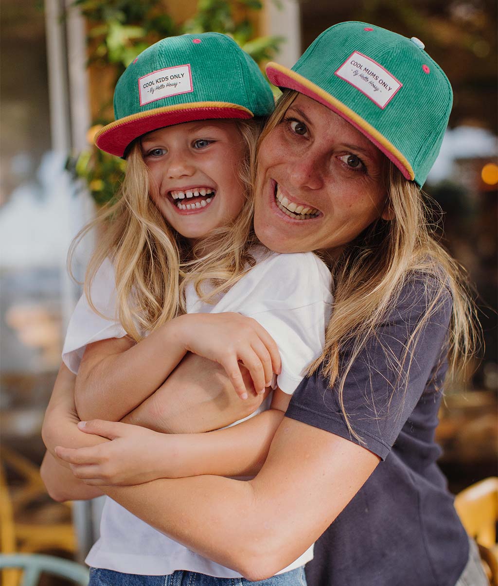 Cappellino genitori e bambini Sweet Rainbow, visiera piatta, velluto, matchy-matchy, dai 9 mesi, Cool Kids Only!