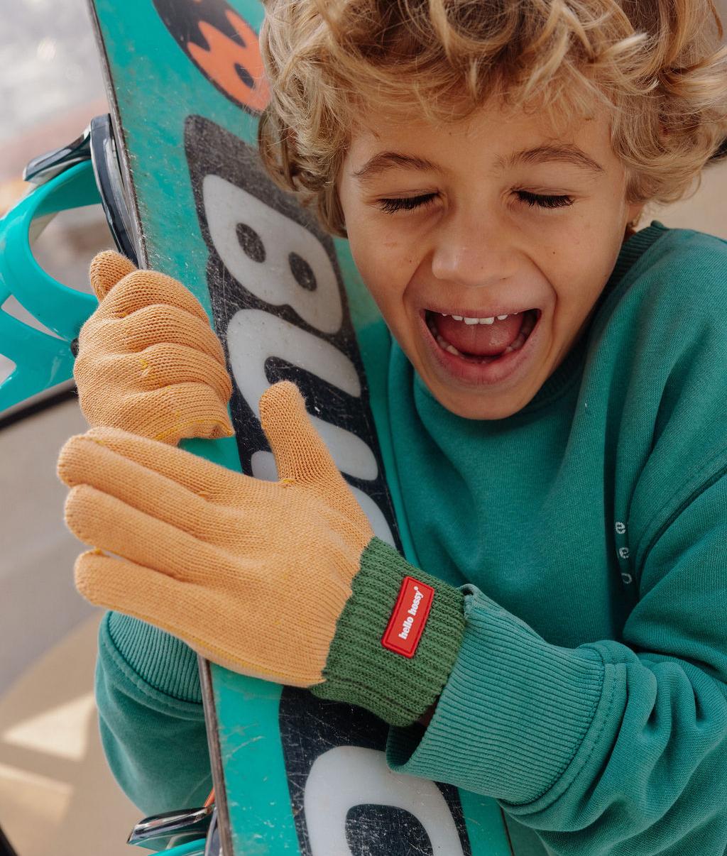 Guanti bambino cammello verde in maglia fine polsini a costine Hello Hossy