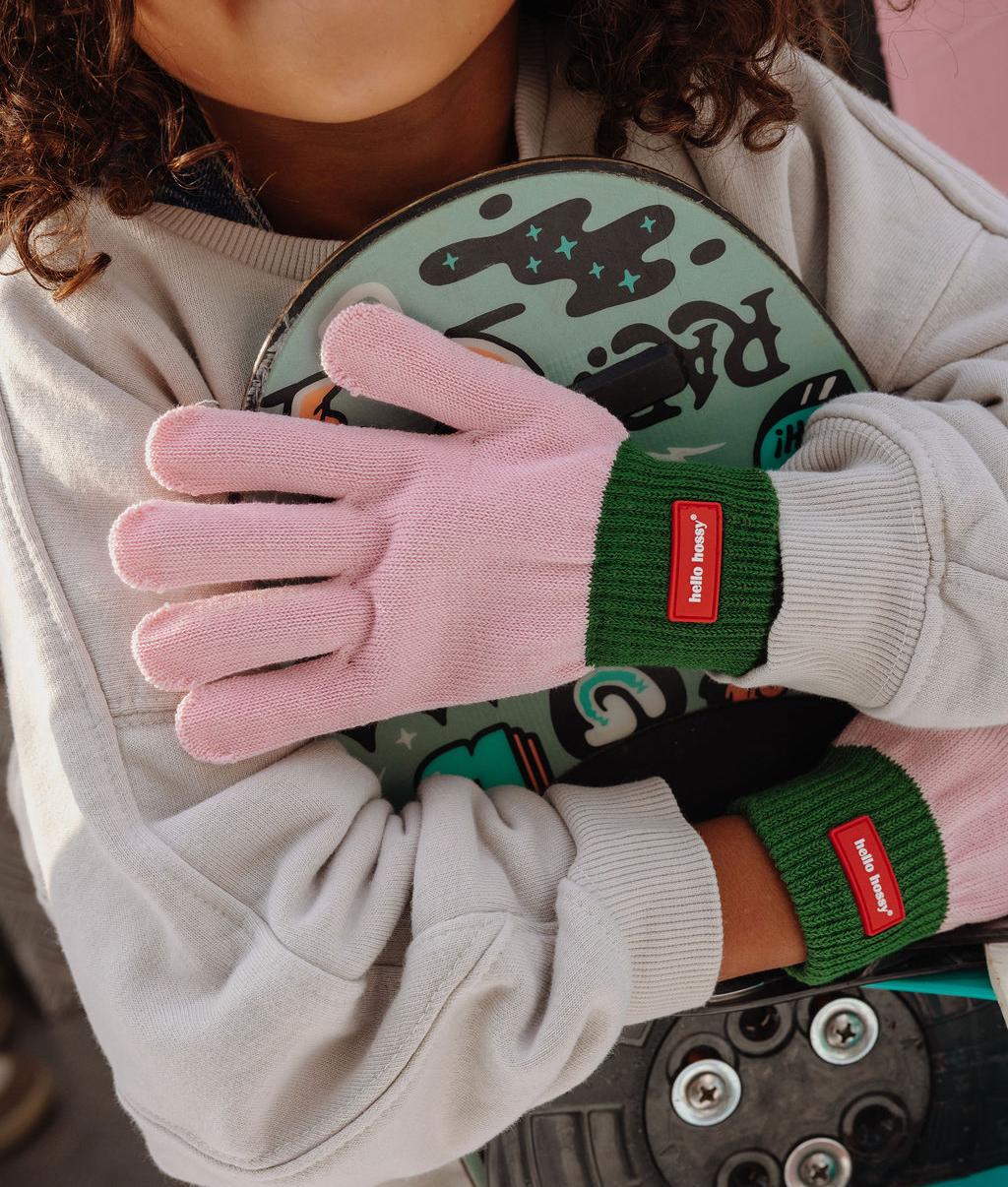 Guanti per bambini rosa e verdi, maglia fine, etichetta Hello Hossy