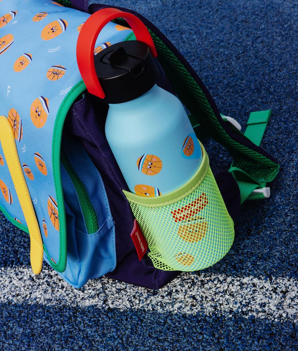 Borraccia per bambini blu con motivo basket arancione, tappo nero, manico rosso Hello Hossy
