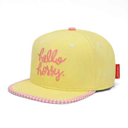 Cappellino per bambini giallo con ricamo rosa, visiera piatta bordata Hello Hossy