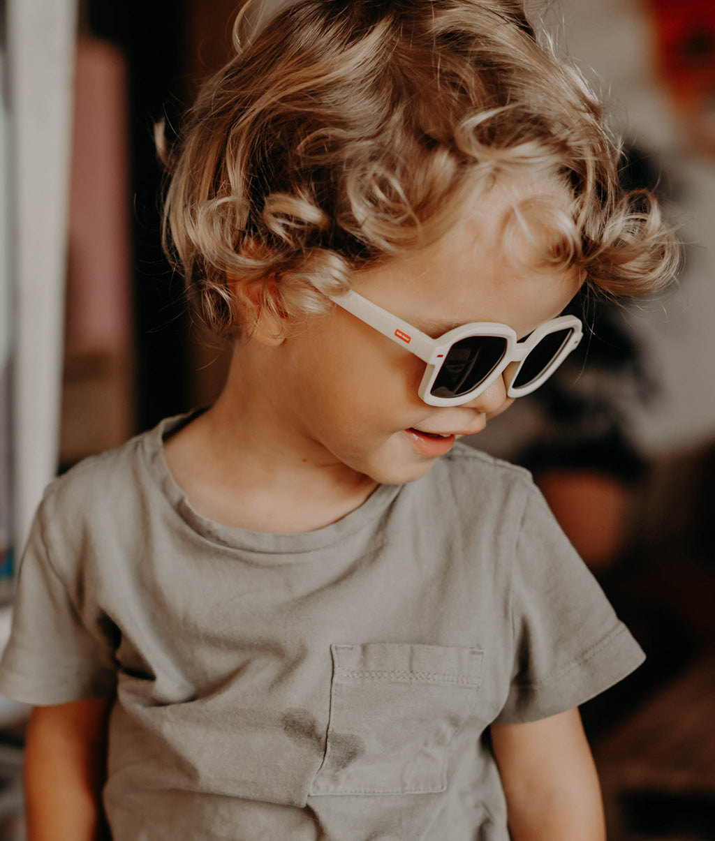 Occhiali da sole bambini Hossy Eden, colorati, lenti categoria 3, UV400, lenti polarizzate, da 2 anni, Cool Kids Only!