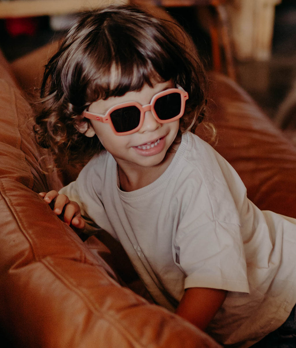 Occhiali da sole bambini Hossy Vera, colorati, lenti categoria 3, UV400, lenti polarizzate, da 2 anni, Cool Kids Only!