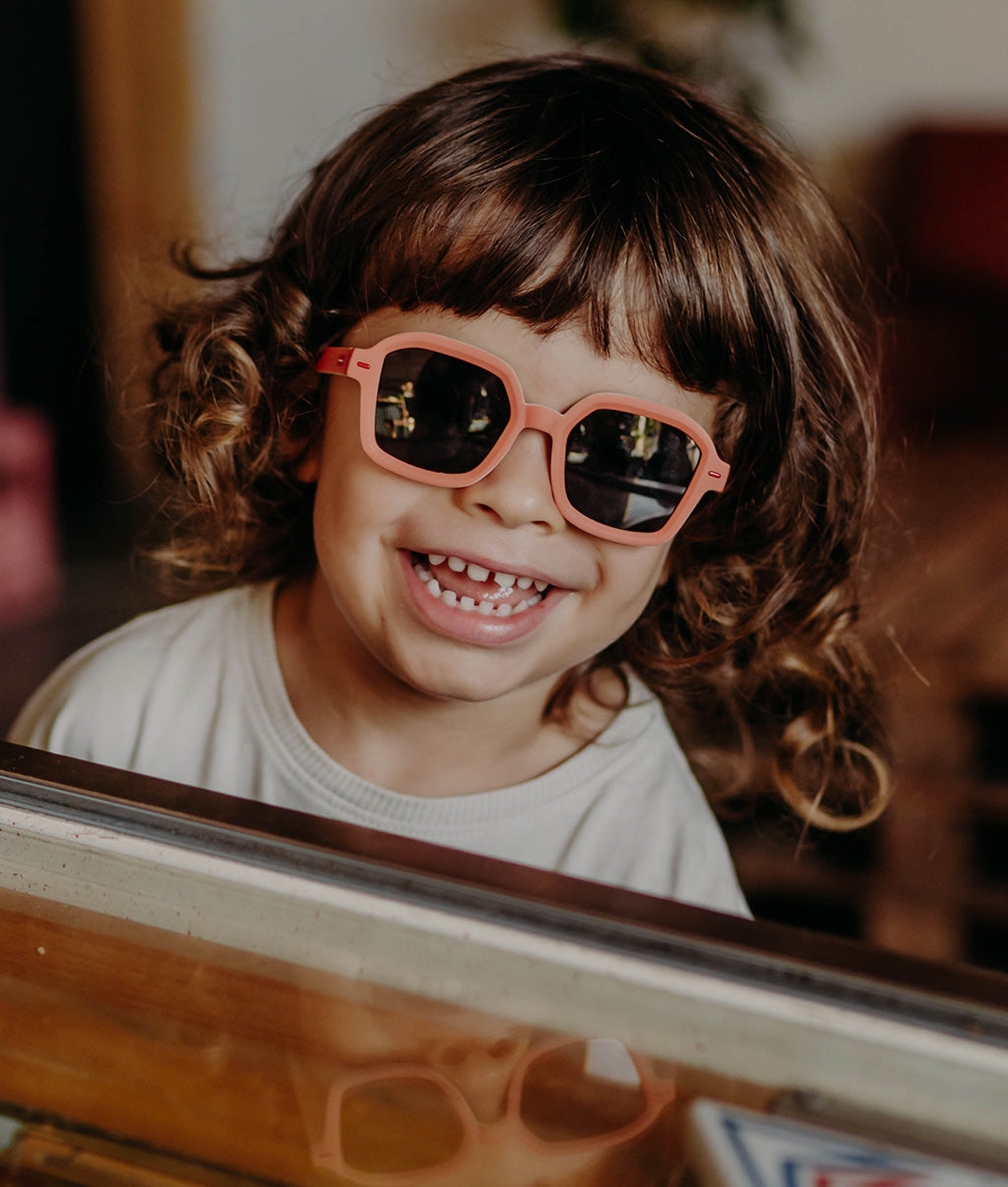 Occhiali da sole bambini Hossy Vera, colorati, lenti categoria 3, UV400, lenti polarizzate, da 2 anni, Cool Kids Only!