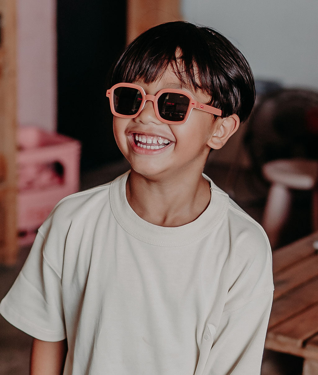Occhiali da sole bambini Hossy Vera, colorati, lenti categoria 3, UV400, lenti polarizzate, da 2 anni, Cool Kids Only!