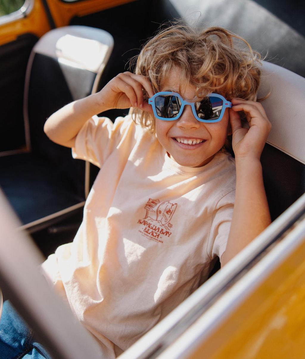 Bambino con occhiali da sole bambino blu forma quadrata Hello Hossy
