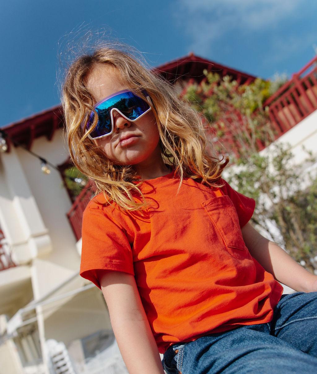 Occhiali da sole bambino, forma sport, effetto specchio blu e bianco, Hello Hossy