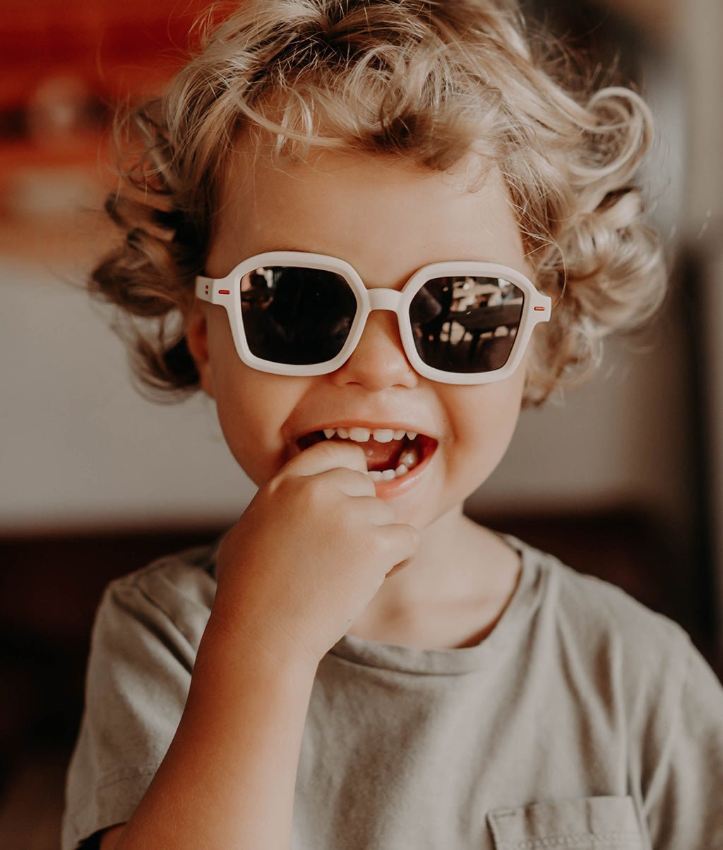 Occhiali da sole bambini Hossy Eden, colorati, lenti categoria 3, UV400, lenti polarizzate, da 2 anni, Cool Kids Only!