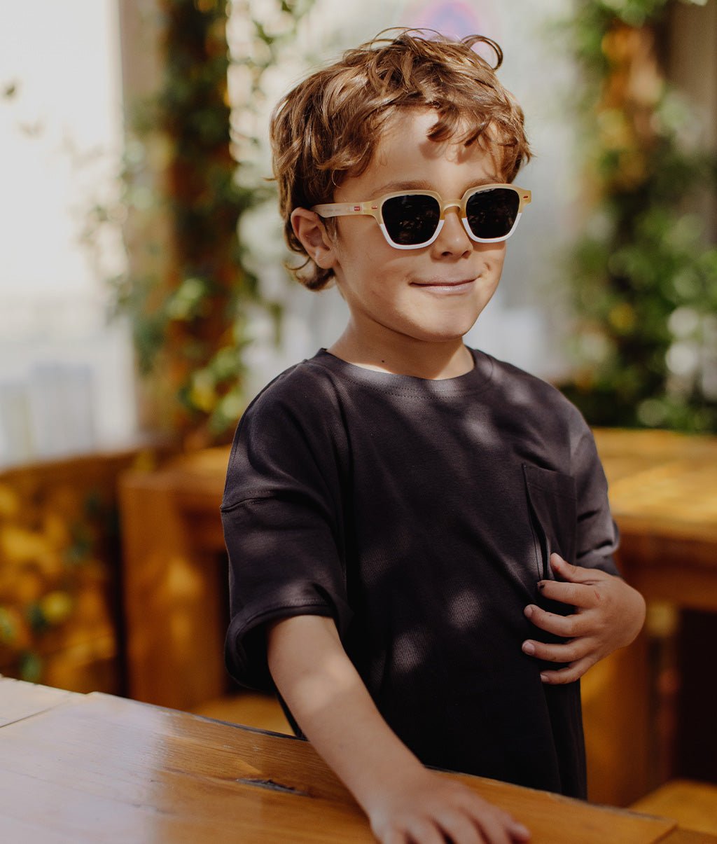 Occhiali da sole bambini Mini Edie, colorati, lenti categoria 3, UV400, lenti polarizzate, da 2 anni, Cool Kids Only !