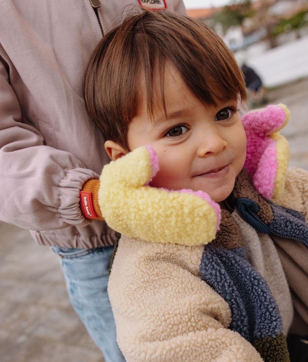 Muffole pile Heaty Kira - zoom prodotto - foto lifestyle – Hello Hossy