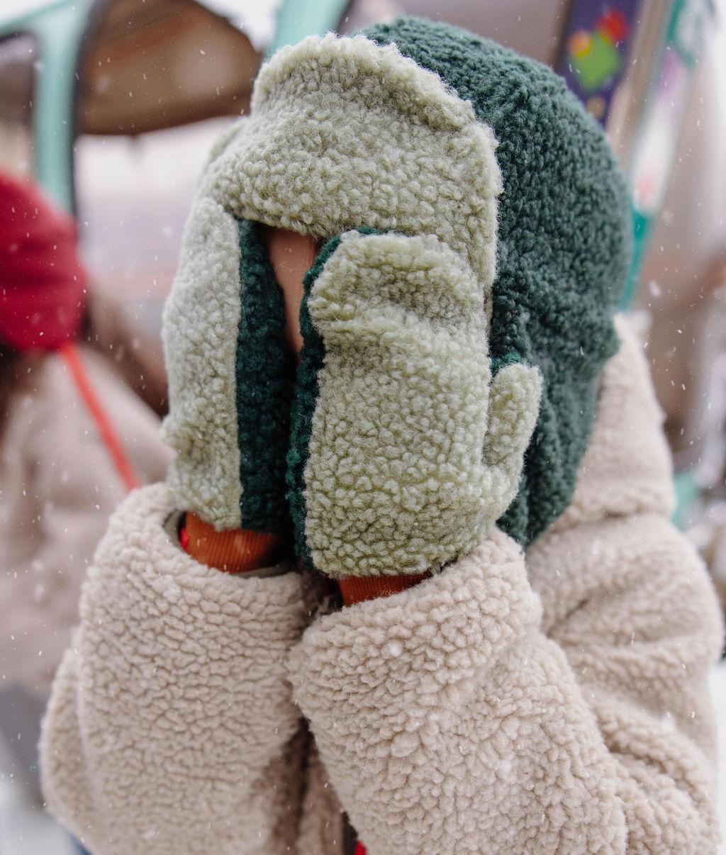 Muffole in pile Heaty Neo - zoom prodotto - foto lifestyle – Hello Hossy